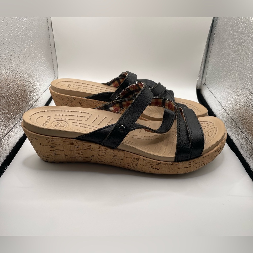 Crocs A Leigh Black leather Wedge Sandals size 10 - Picture 2 of 9